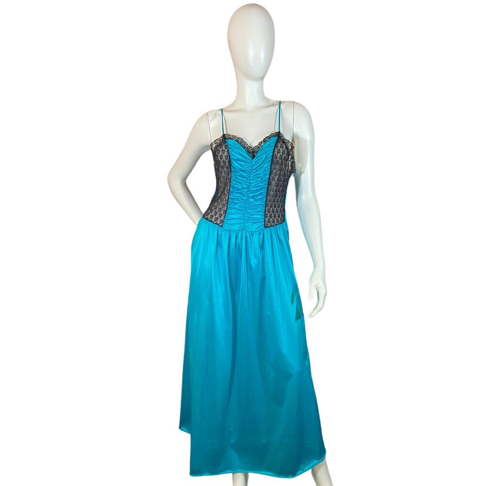 1970s Vintage Undercover Wear Blue Lace Maxi Nightgown – Nylon Slip Dress